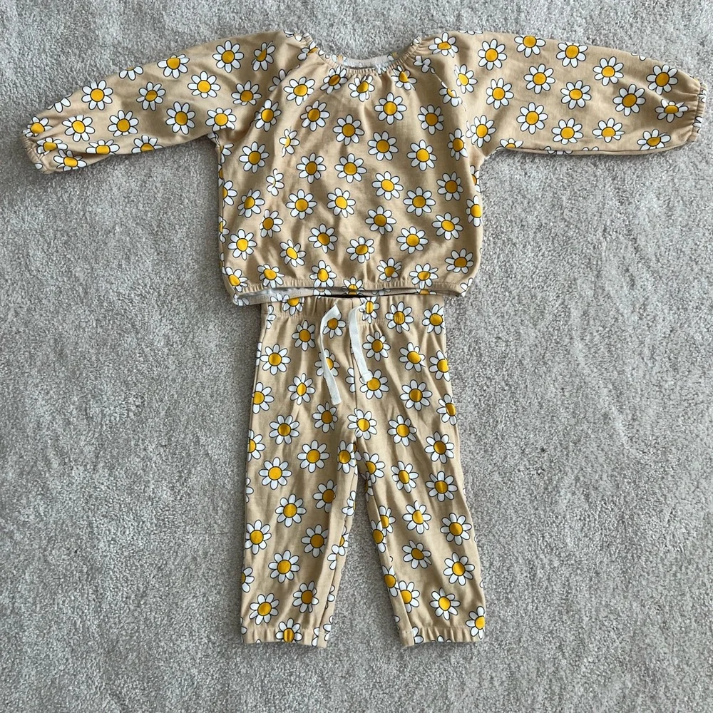 SIIX Daisy Pop Biscotf Matching Set in Tan - Elastic Waist Top & Pants